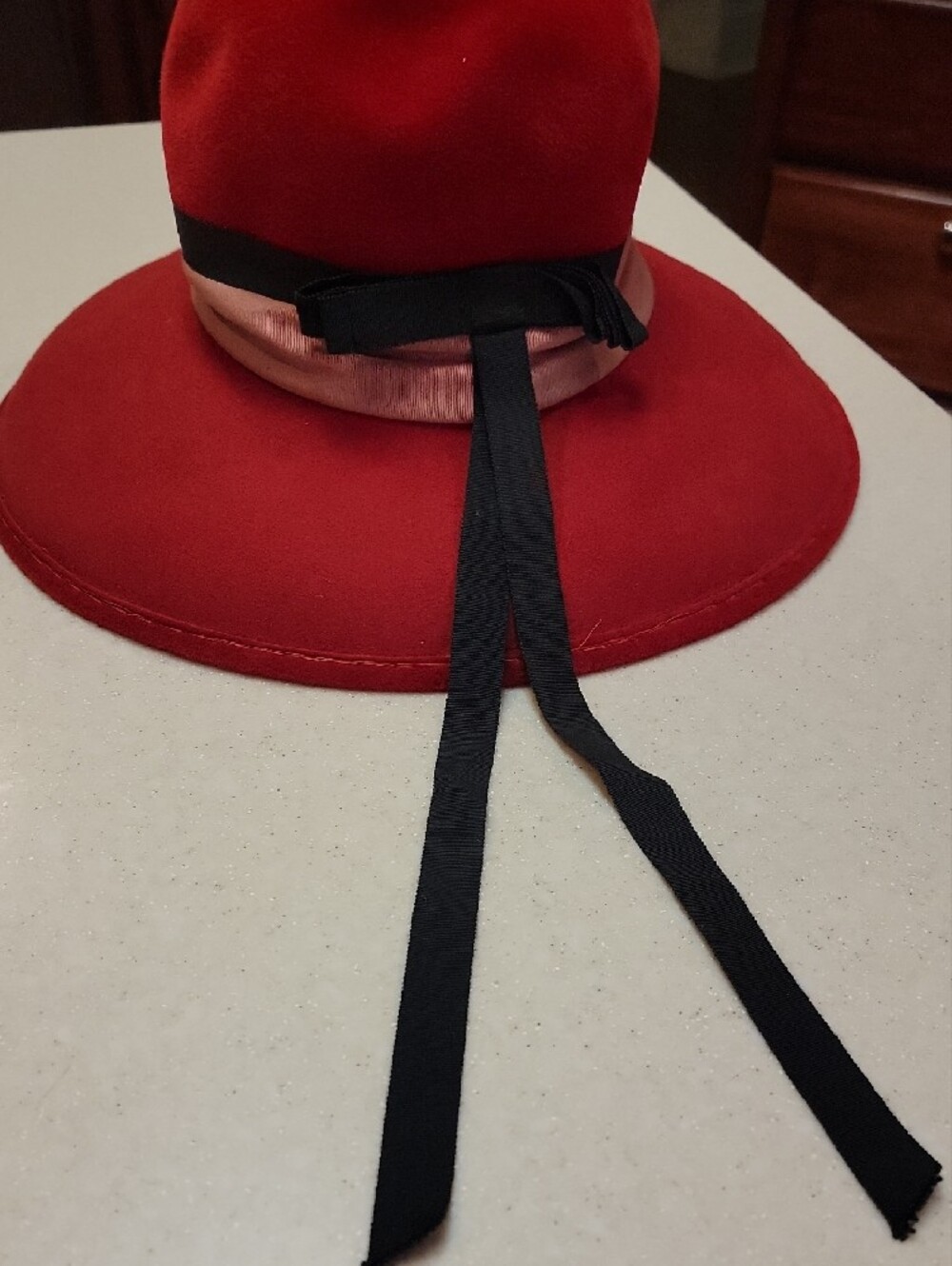 Vintage Red Wide-Brim Wool Hat with Black & Beige Band - Picture 11 of 11
